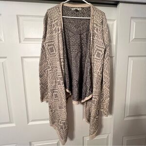 Kaisely Beige and Black Patterned Cardigan